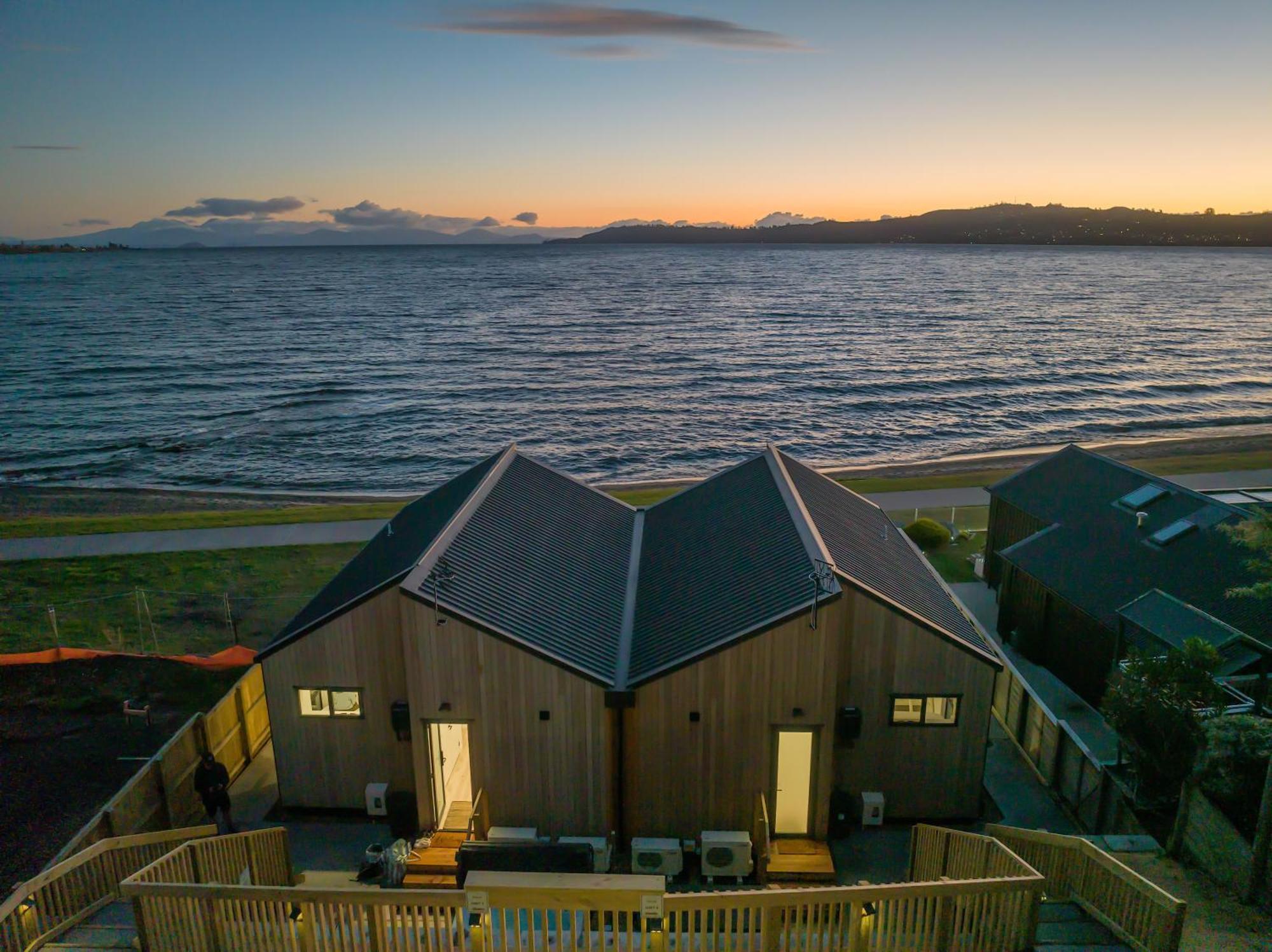 Absolute Lakefront House Taupo Ngoại thất bức ảnh