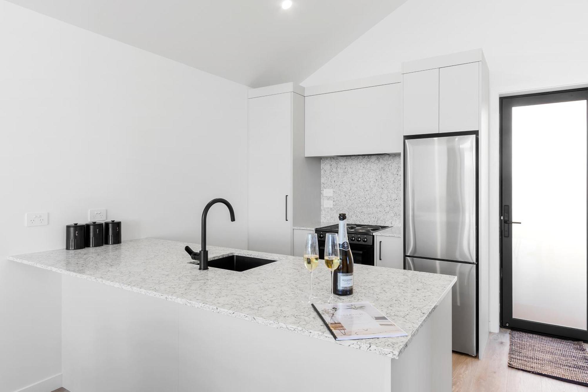 Absolute Lakefront House Taupo Ngoại thất bức ảnh